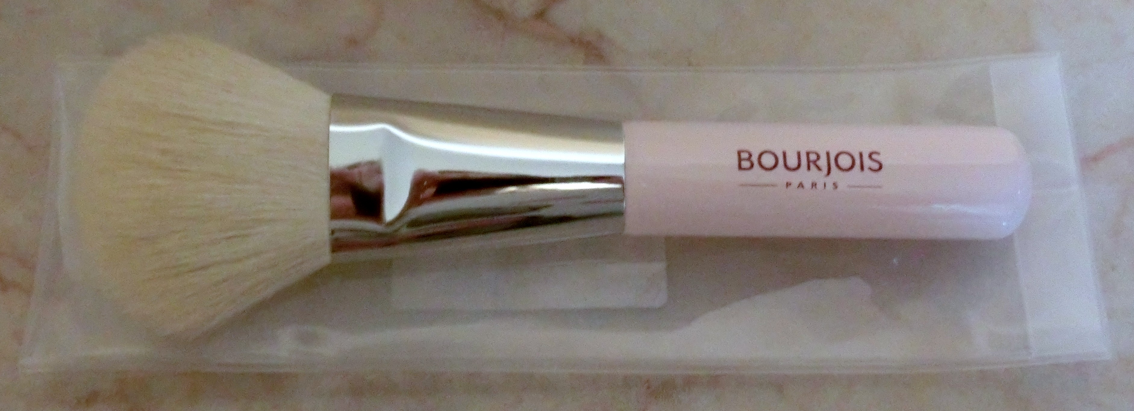 кисть  БУРЖУА белая. Наборы косметики... элитка