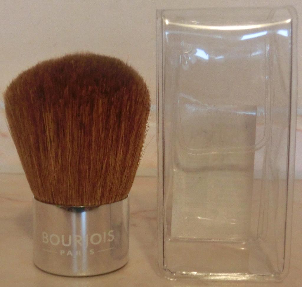 кисть  БУРЖУА . Наборы косметики... элитка