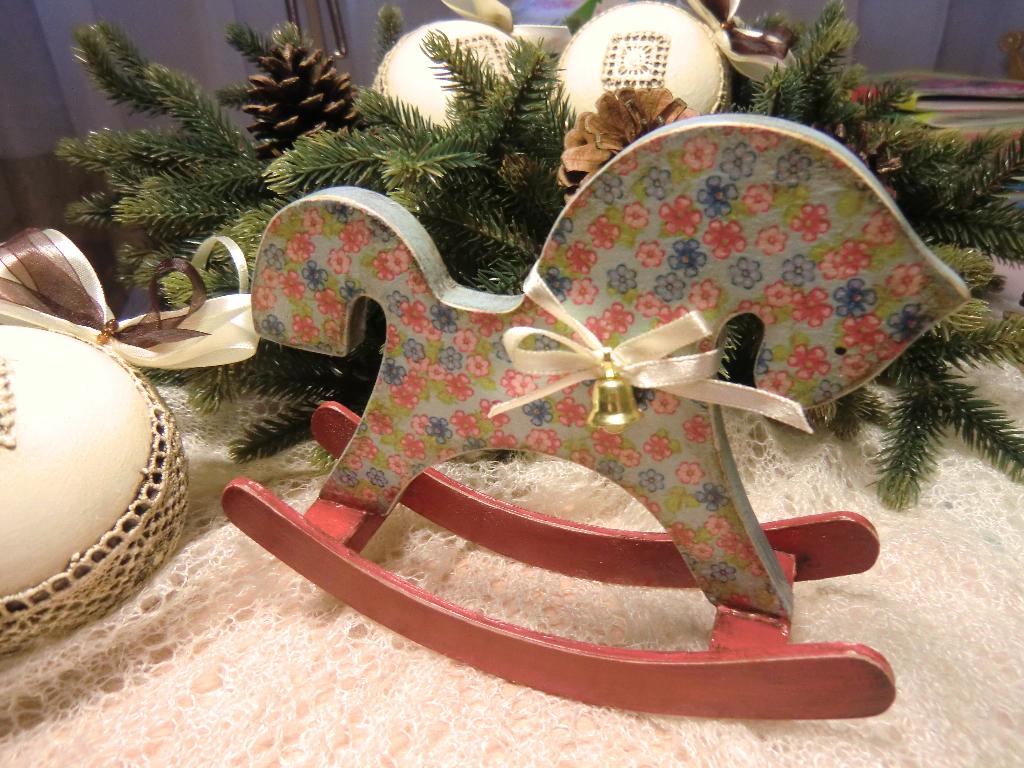 Лошадка-качалка.. 