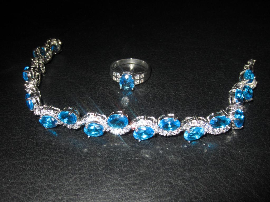 Комплект голубой. УКРАШЕНИЯ