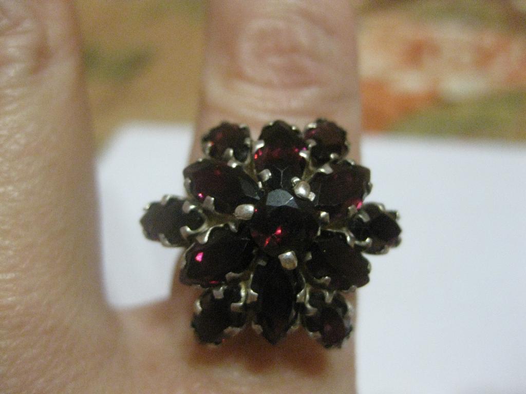 Косметика,ювелирка.