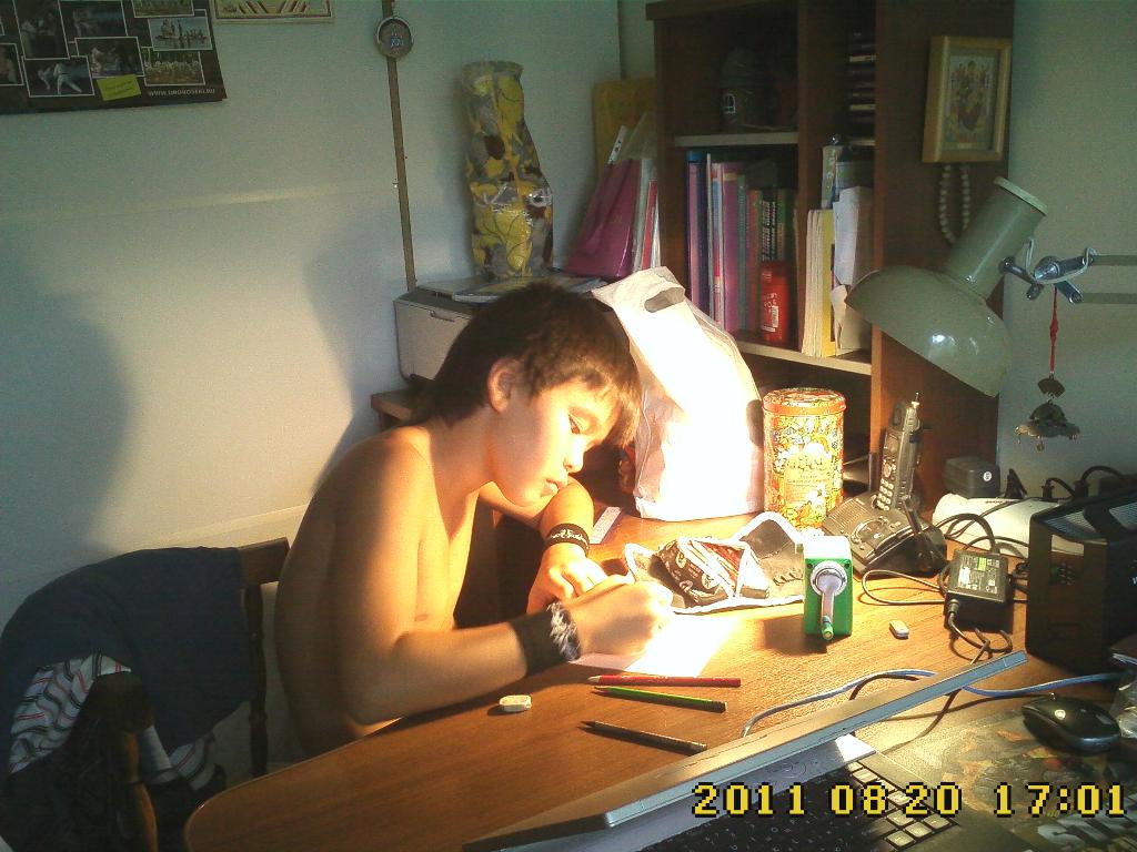 Фарух рисует