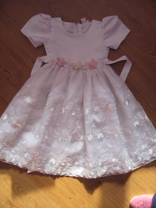 Белое платье 116 . ДЕВИЧЬЕ б/у-юбки,платья,сарафаны,комплекты