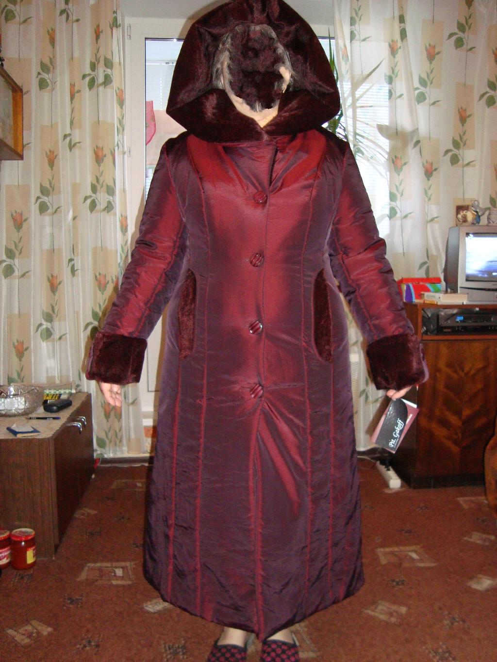 Пристрою пальто 50 размера. пристрой