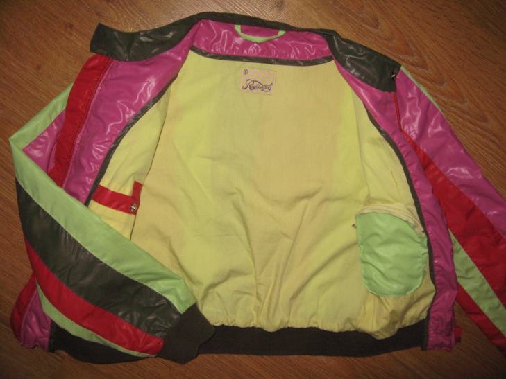 ДЕВИЧЬЕ-ПАЛЬТО,ПЛАЩ,КУРТКИ,ДУТЫЙ ЖИЛЕТ 