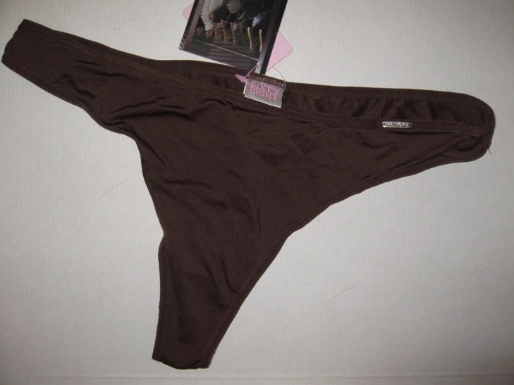 Стринги. ЖЕНСКОЕ-ОДЕЖДА 50-52,ОБУВЬ 39-41