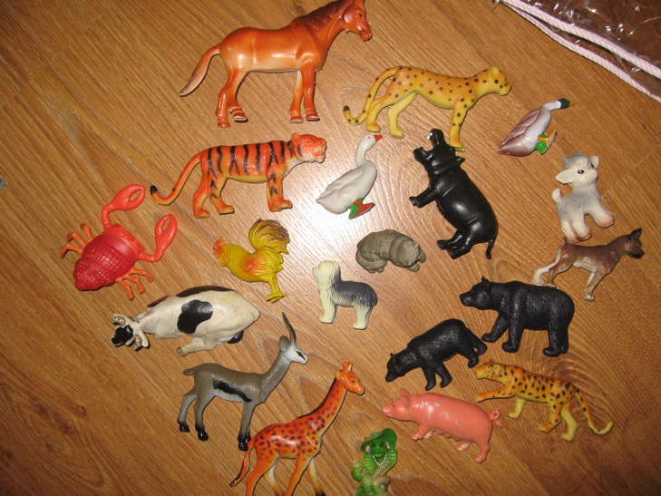 ДЕТЯМ-ИГРУШКИ,КНИГИ