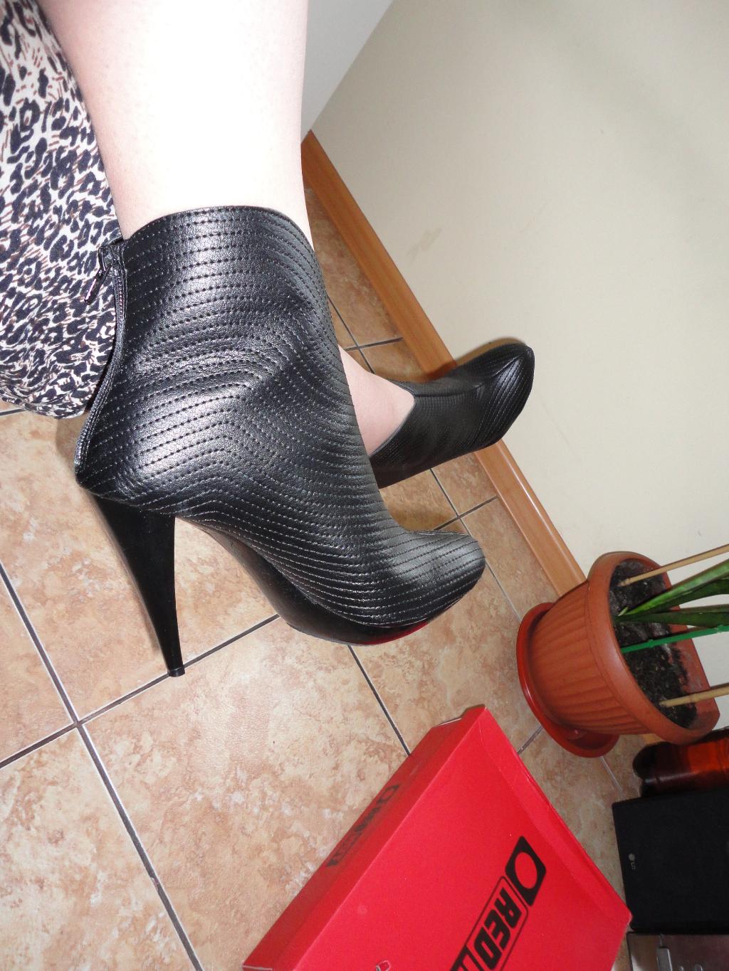 хваст-1 тот R**ED H**OT. [хвастики