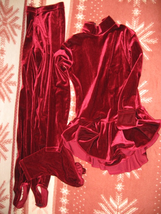 Комплект д/фигуристки. ДЕВИЧЬЕ-ДЛЯ ХУДОЖЕСТВЕННОЙ ГИМНАСТИКИ И ФИГУРНОГО КАТАНИЯ