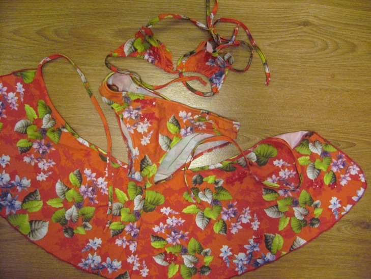 +  122-128 и меньше. ДЕВИЧЬЕ б/у-юбки,платья,сарафаны,комплекты