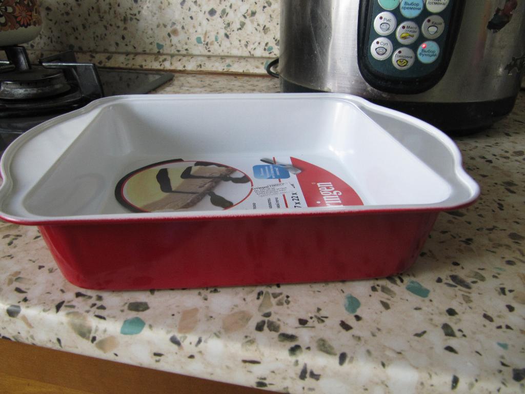 Форма с керам покрытием красная. Посуда WEL*EN