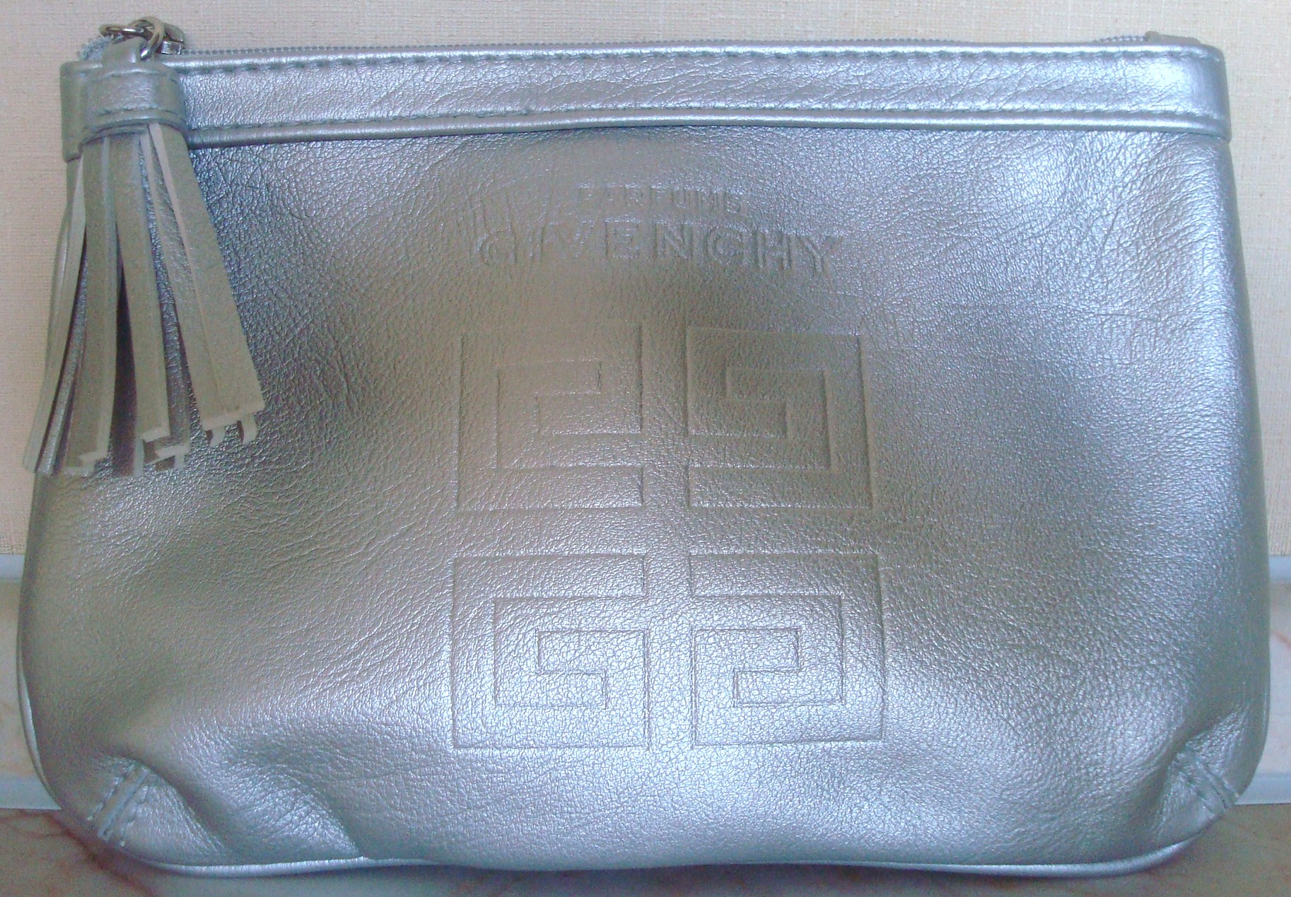 косметичка серебр. Наборы косметики... элитка