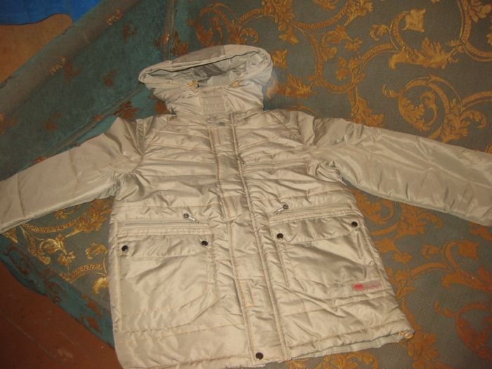 ДЕМИСЕЗОНКА  и  ВЕТРОВОЧКА  НОВАЯ МАЛЬЧИКАМ р-р 140 и 134