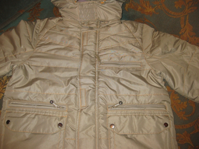 Новая куртка р-р 140. ДЕМИСЕЗОНКА  и  ВЕТРОВОЧКА  НОВАЯ МАЛЬЧИКАМ р-р 140 и 134