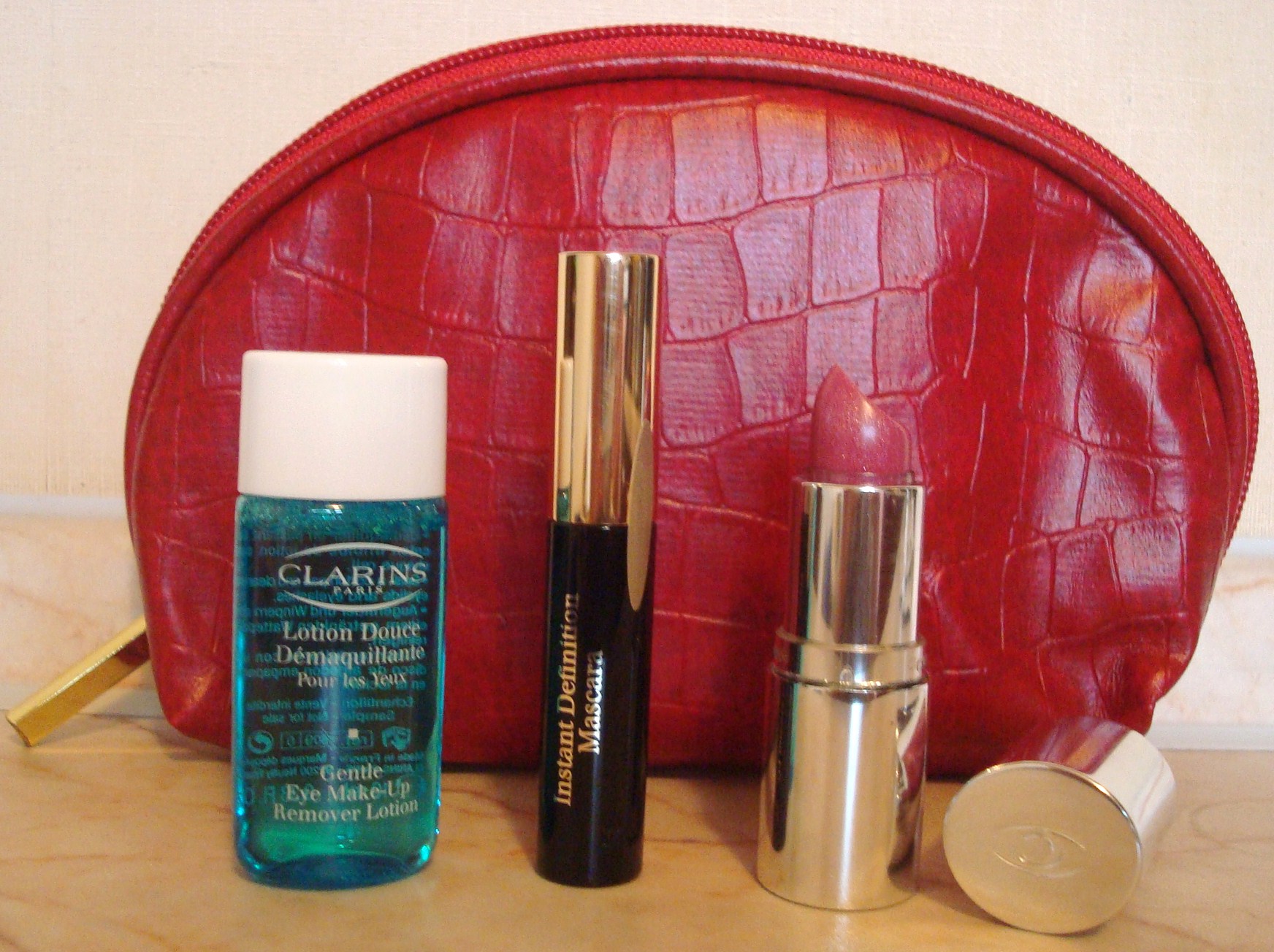 набор КЛАРАНС красный крокодил. Наборы косметики... элитка