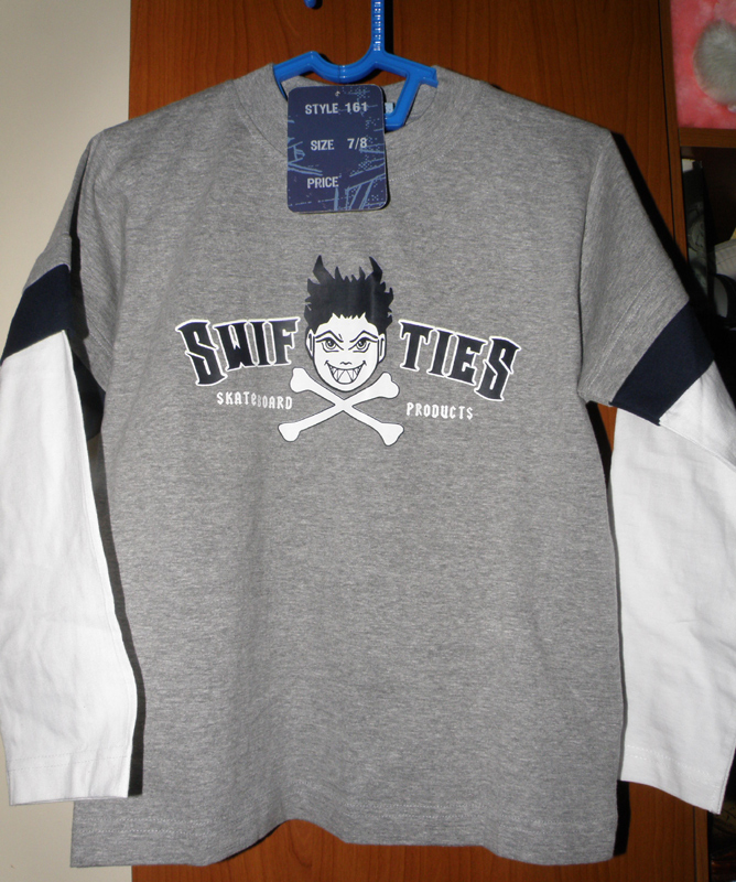 толстовка SWIFTIES д/м на 6/7 лет- 250 р.. рубашки\кофты\майки