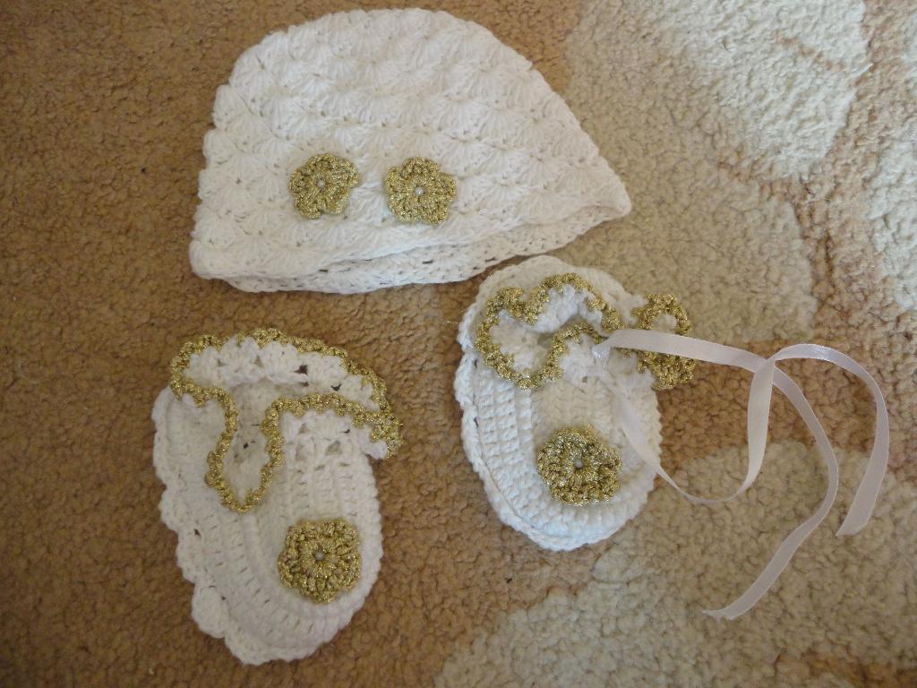 летний набор Шапочка+пинетки. продам