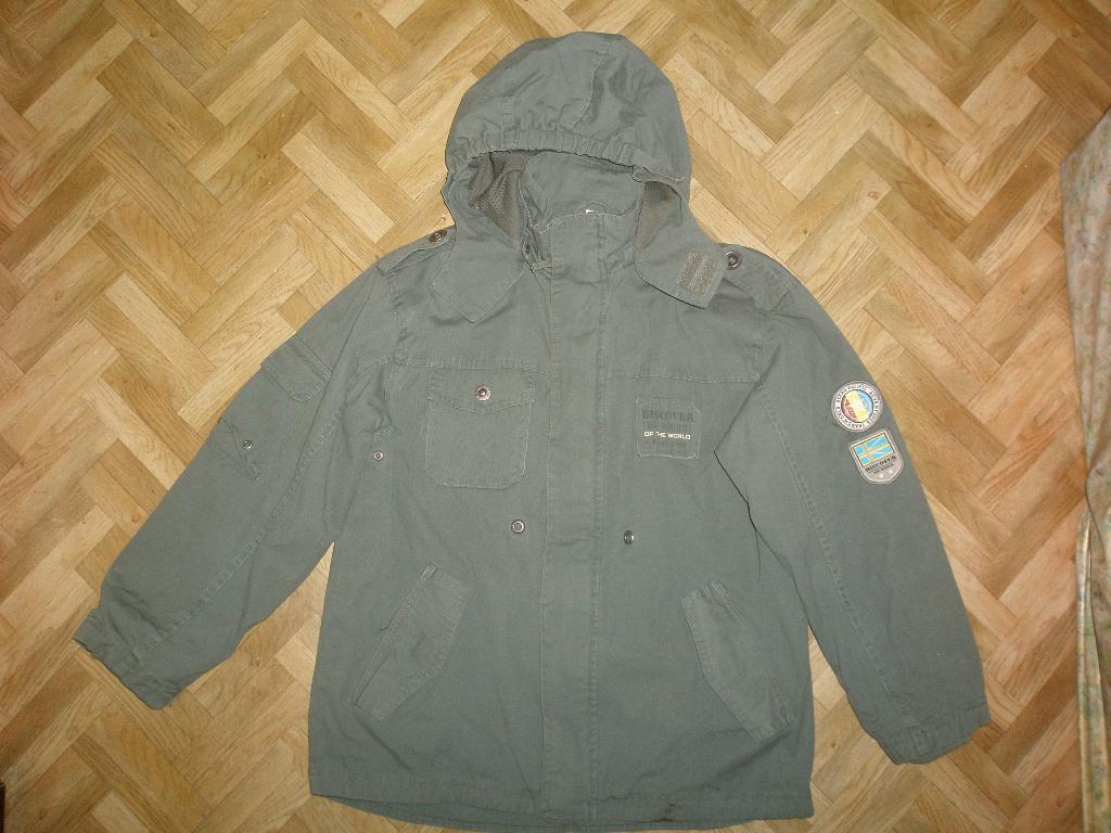 Ветровка, 140 р-р.. Для мальчика.