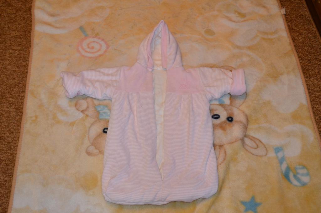 комбинезон мешок 62-68. Детские вещи малышке на продажу