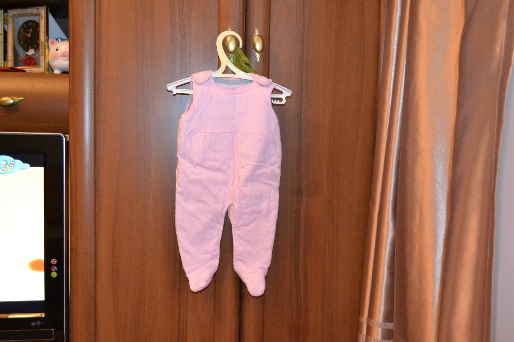 ПОЛУКОМБЕЗИК размер60см, двусторонний. Детские вещи малышке на продажу