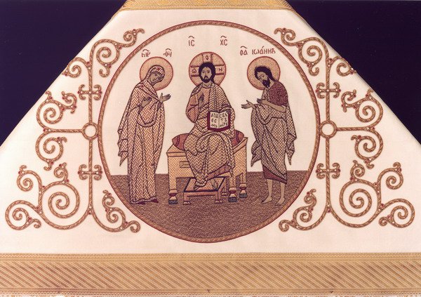 Работы учебной мастерской ПГИ 'Со-действие' (кафедра золотного и личного шитья)