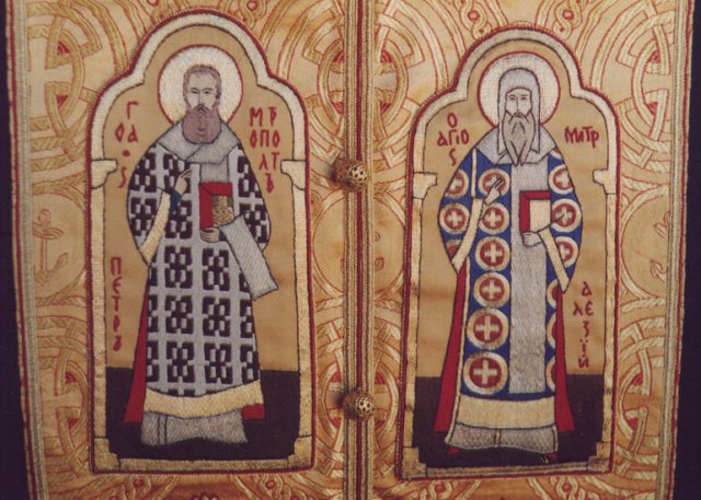 Работы учебной мастерской ПГИ 'Со-действие' (кафедра золотного и личного шитья)