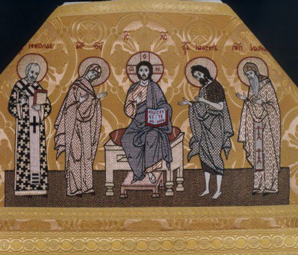 Работы учебной мастерской ПГИ 'Со-действие' (кафедра золотного и личного шитья)