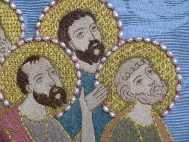 Работы учебной мастерской ПГИ 'Со-действие' (кафедра золотного и личного шитья)