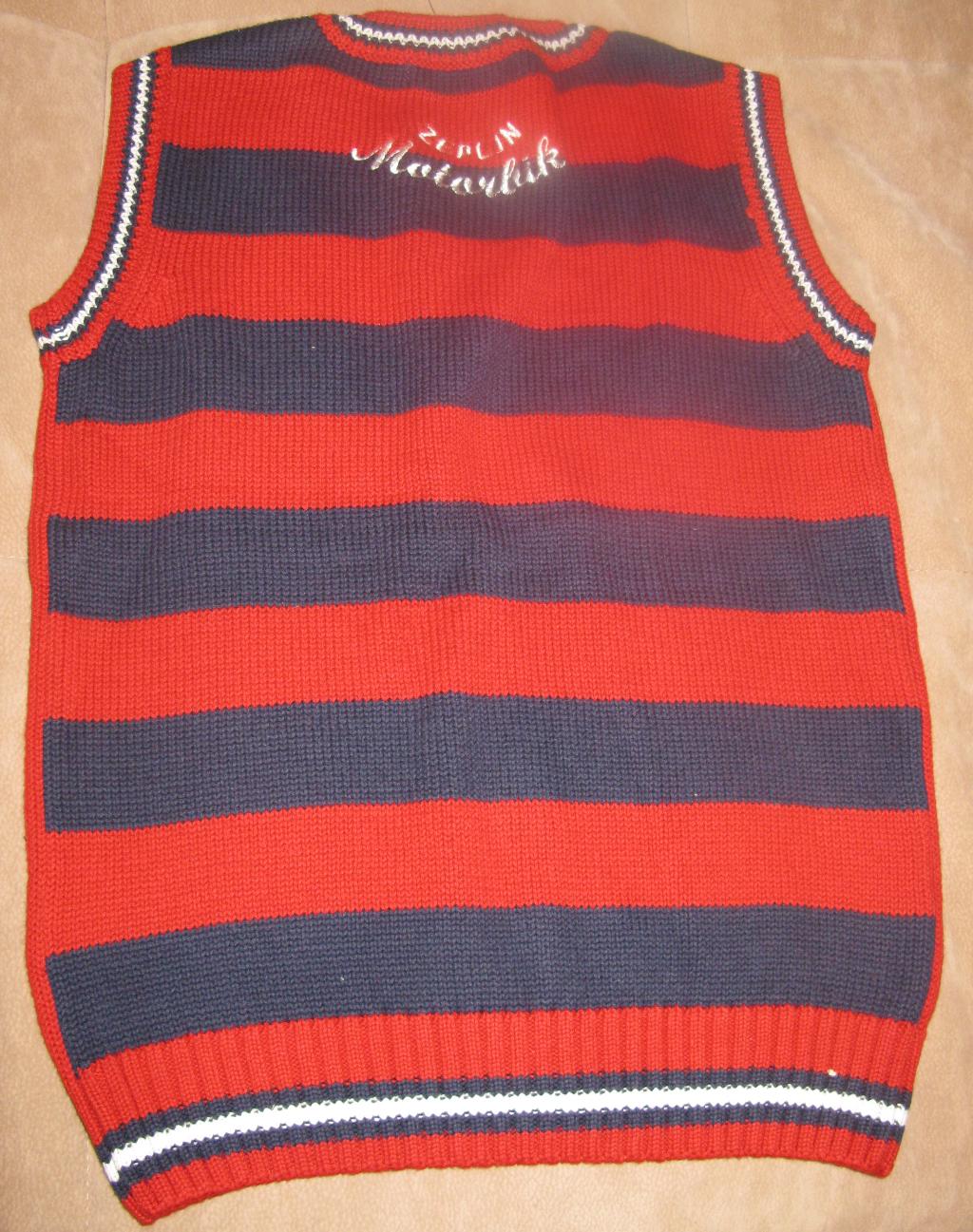 Жилет Зе*плин. р.134,  Со спины. Нет в наличии