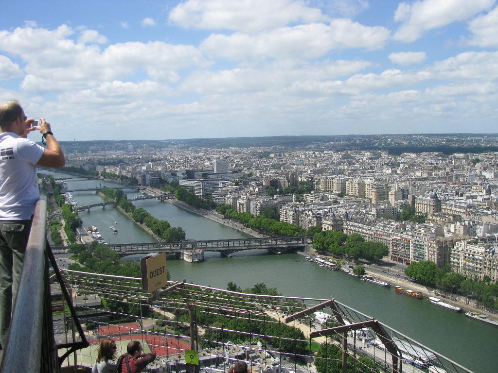 Сена. Вид с Эйфелевой башни.. Европа 2012