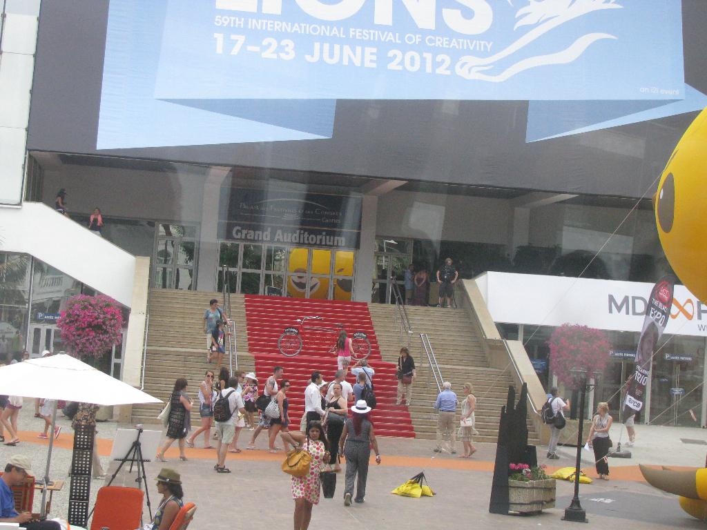 Место прохождения кинофестивалей. Канны. Европа 2012