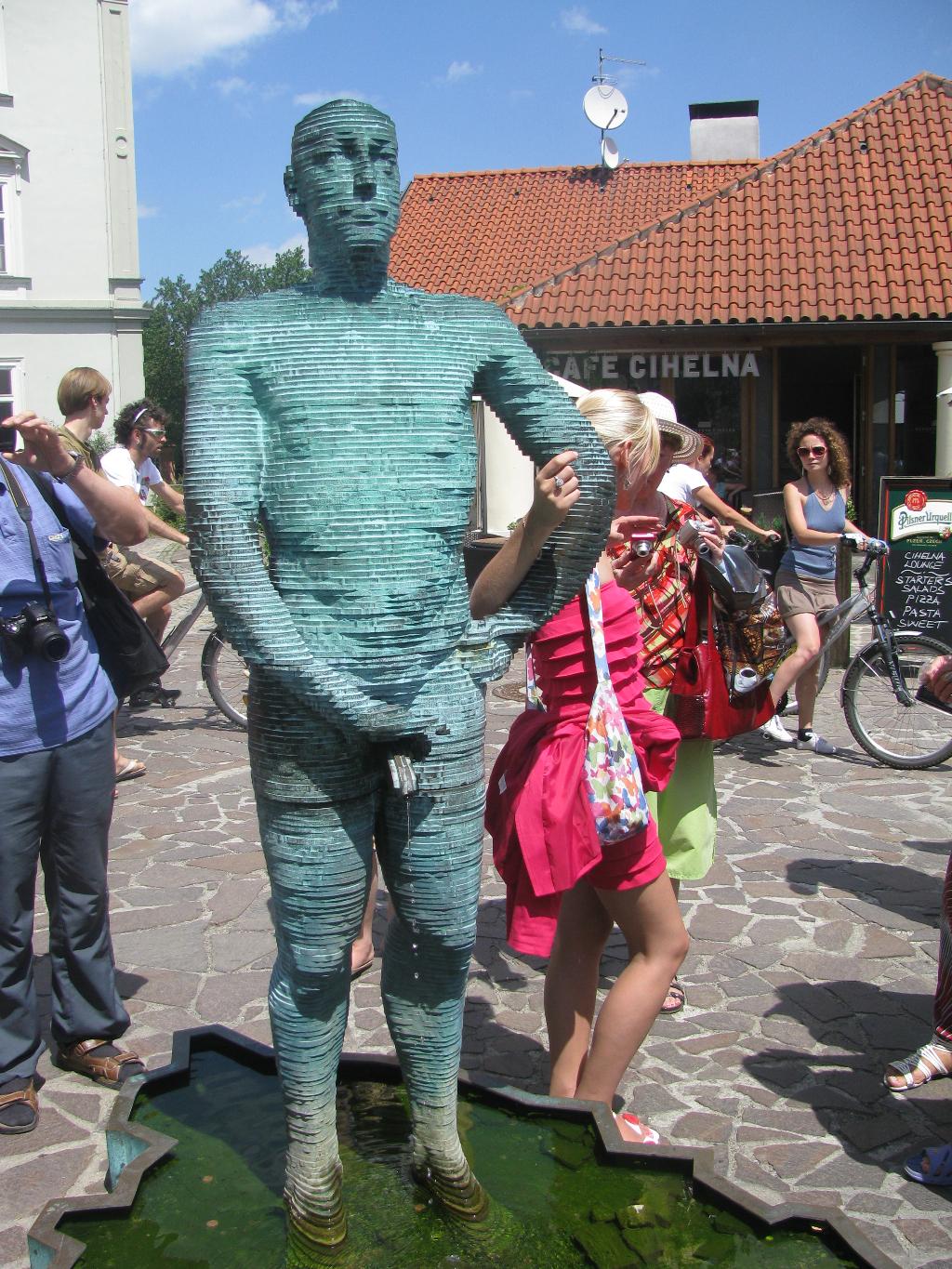 памятник посвященный Евросоюзу. Чехия.. Европа 2012