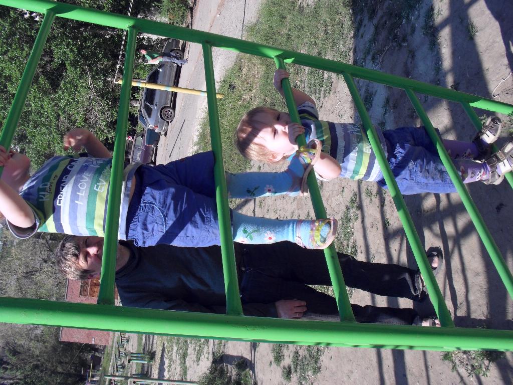 Чем не двойня?)). Май 2012