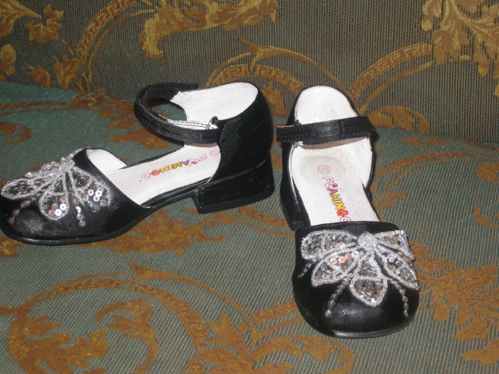 по стельке 18см. Обувь Б/У на продажу детская(ЗИМА,ЛЕТО,сноубутсы)