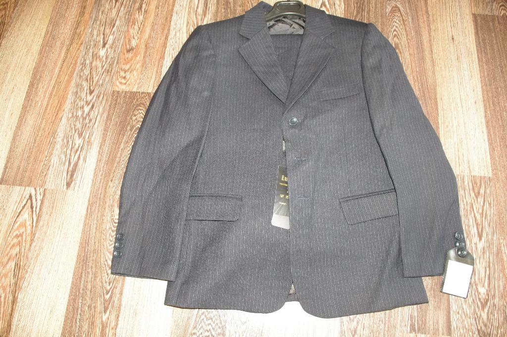 костюм темно-синий/140/1800/брюки жилет пиджак. ЗАБРАЛИ