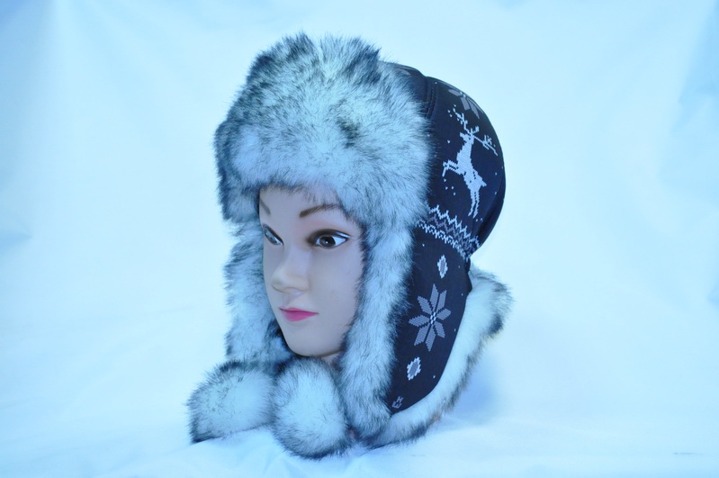 девушка в ушанке. новогодняя песня шапки ушанки снежные. снежная девушка. девушка в пуховике. красивая девушка в меховой шапке.