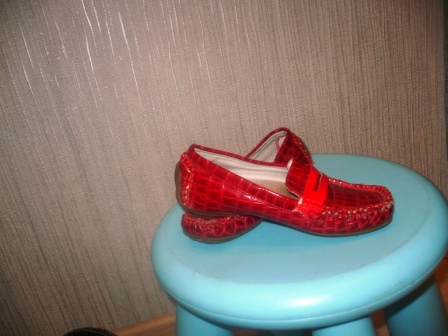 Макасины красный лак  28 р. 250 р.. детская обувь  б/у