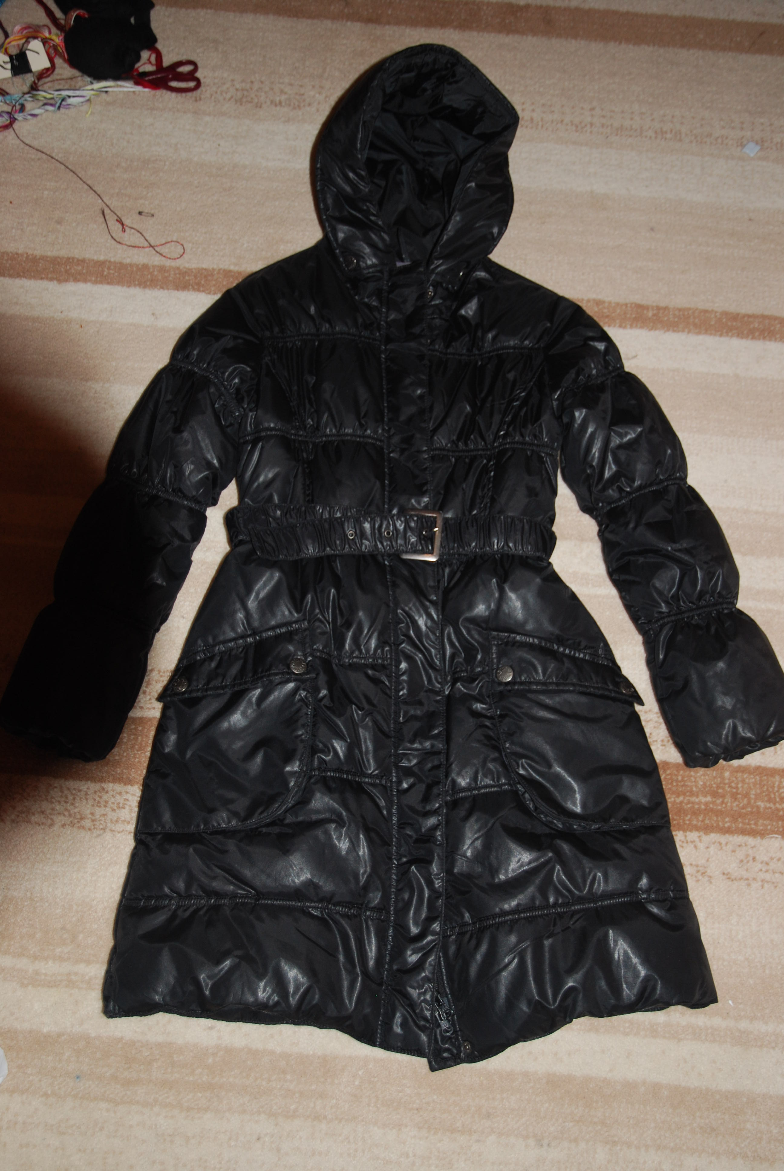 Пальто для девочки 11-12 лет. На продажу