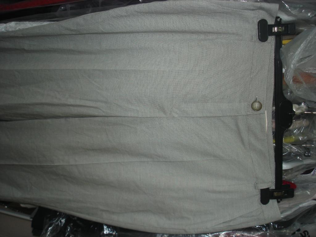 Продаю женское НОВОЕ-ЛЮБАЯ ВЕЩЬ со скидкой отдам