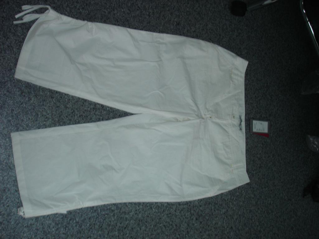 Продаю женское НОВОЕ-ЛЮБАЯ ВЕЩЬ со скидкой отдам