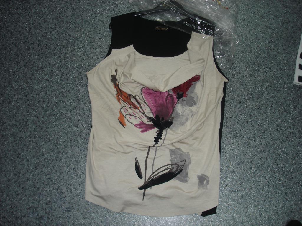 Продаю женское НОВОЕ-ЛЮБАЯ ВЕЩЬ со скидкой отдам