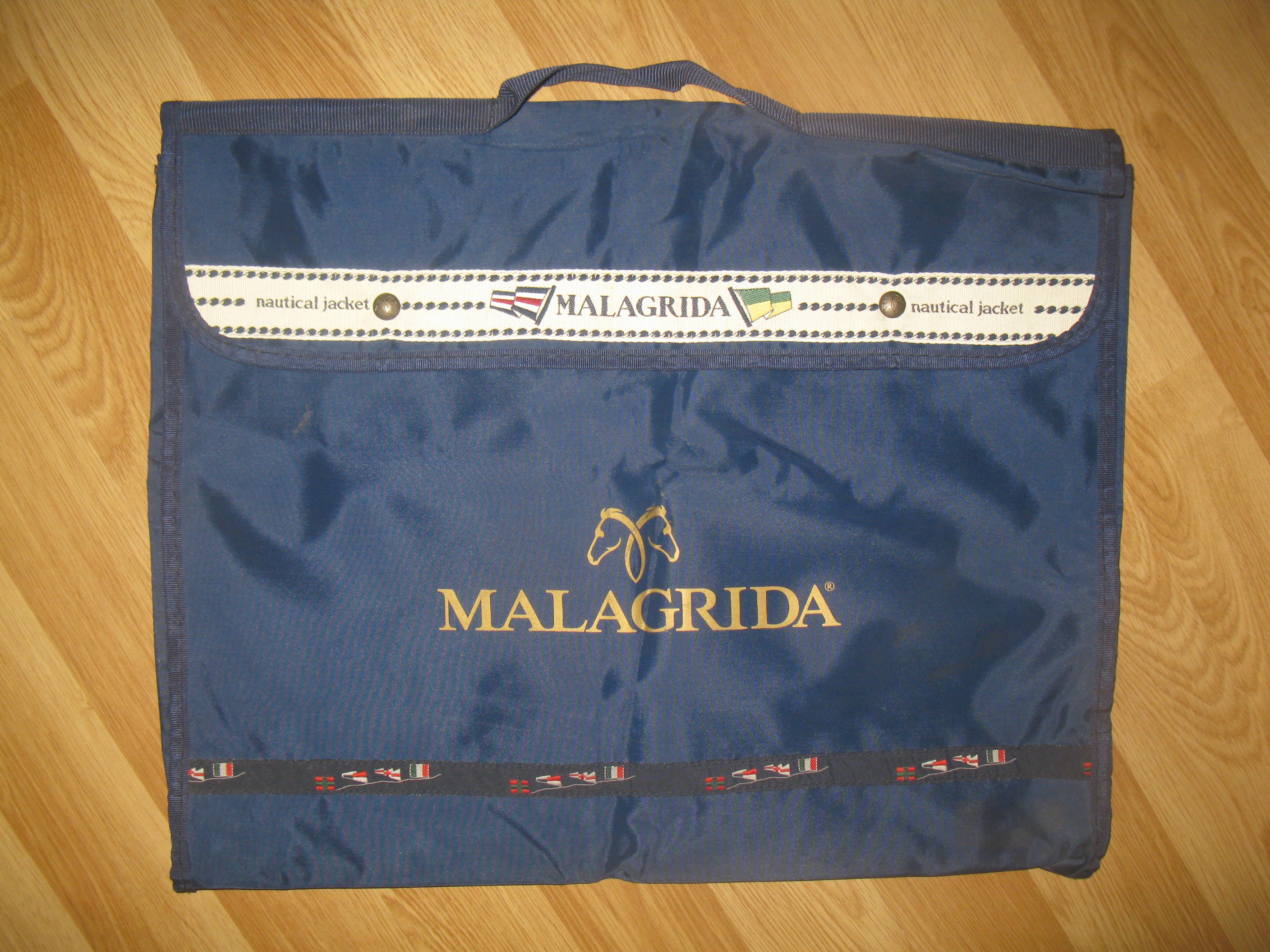 Отдам ЗА...(шоколадку,сок,хозку и др...)