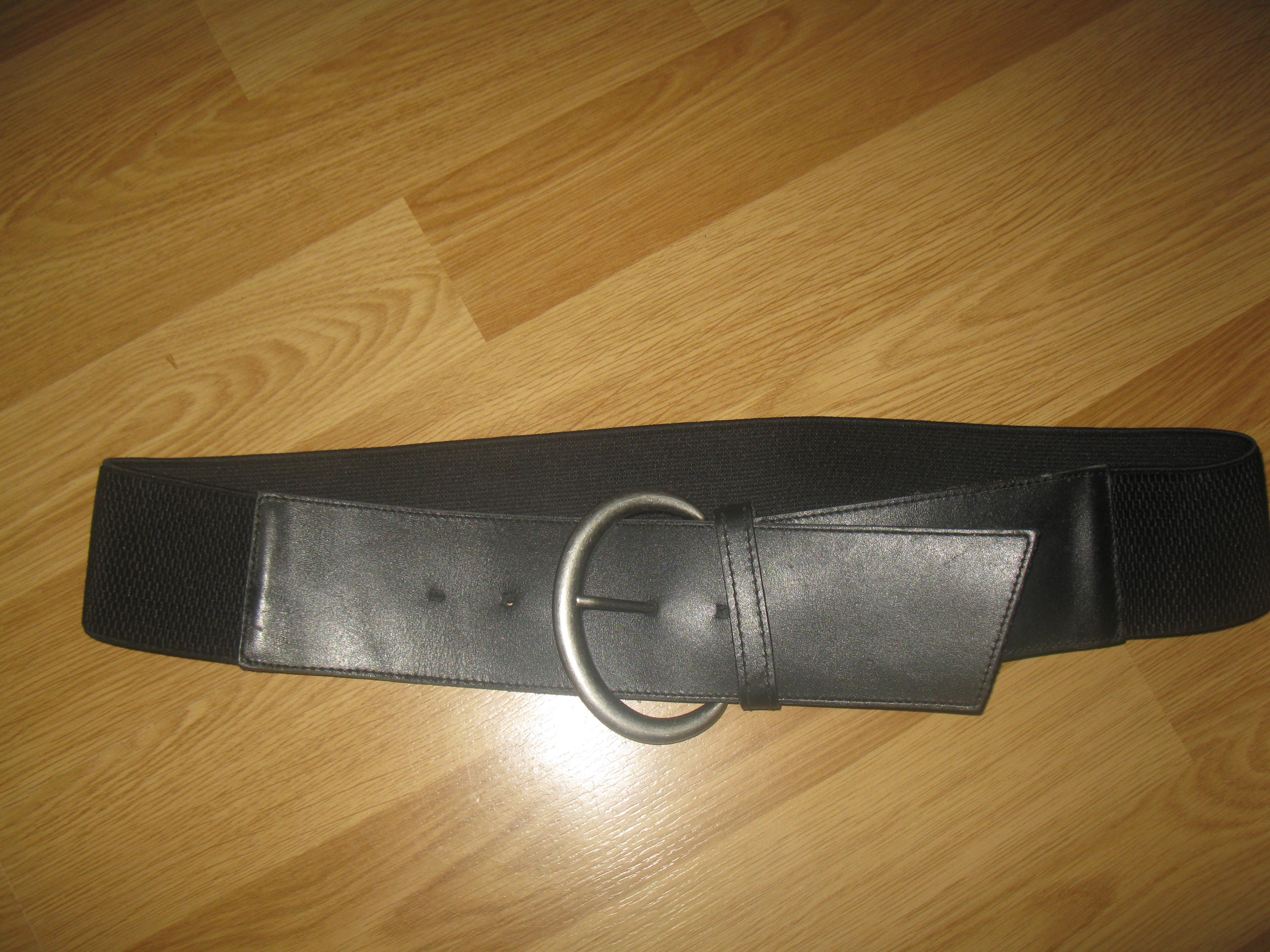 Отдам ЗА...(шоколадку,сок,хозку и др...)