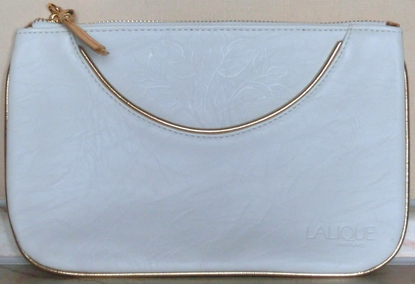 косметичка-клатч L A L I Q U E белая. Наборы косметики... элитка