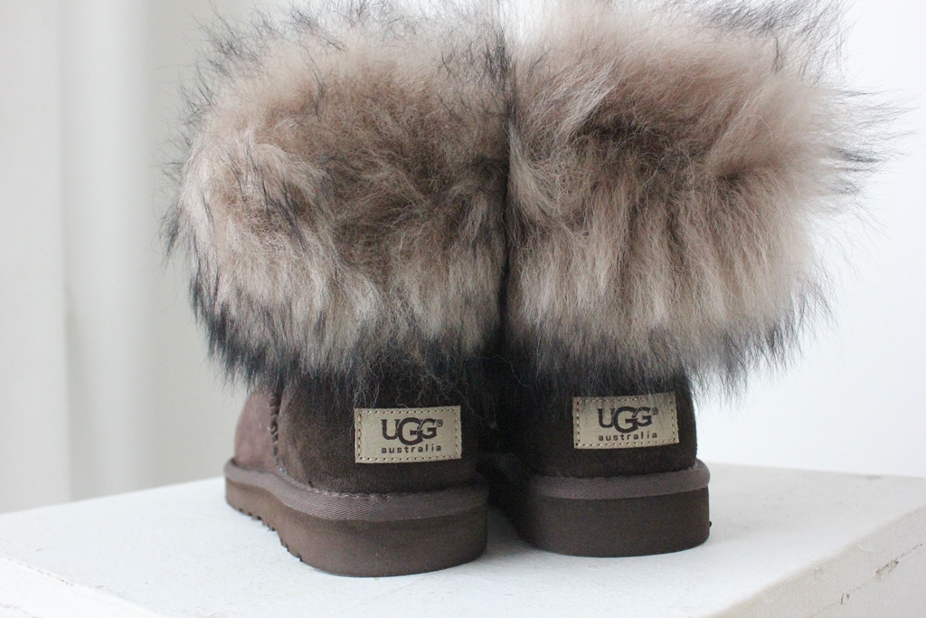 UGG