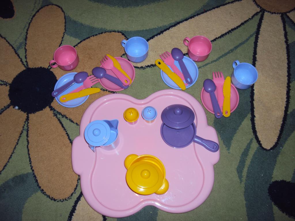 большой набор детской посуды. Игрушки б/у