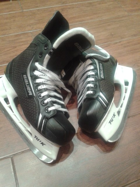 коньки Bauer Supreme 2000р.. 