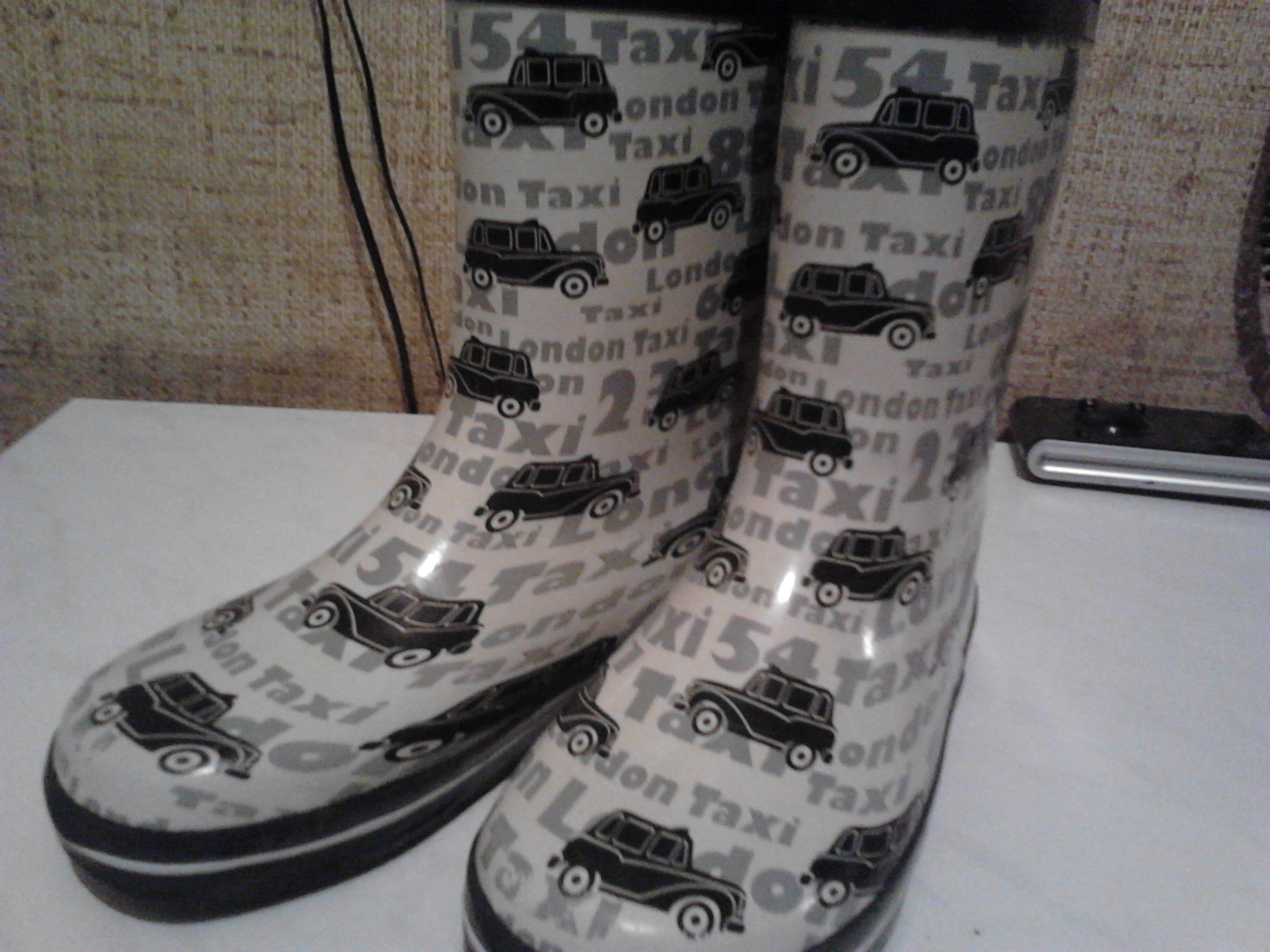 Обувь Б/У на продажу детская(ЗИМА,ЛЕТО,сноубутсы)