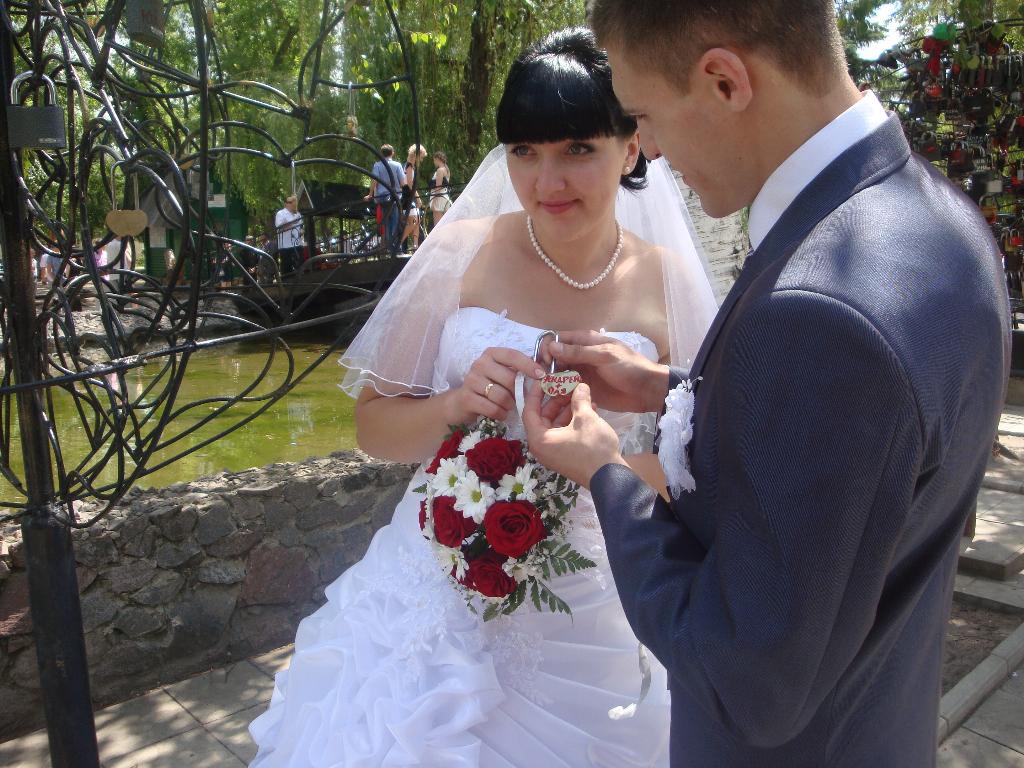 Счастливые!!!. Свадебные колокола