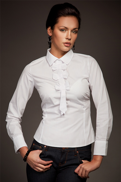 Блузка 42 р-р. ~~~~ ПРОДАМ НОВОЕ для дам 